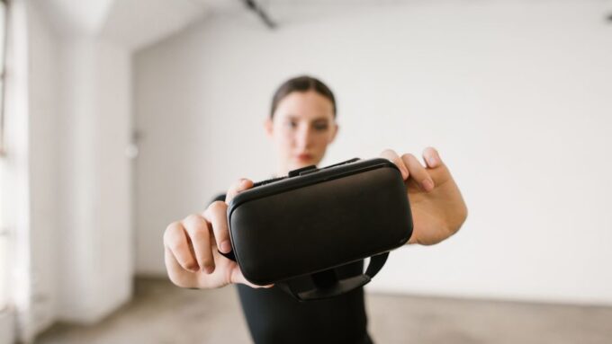 Revolutionizing Retail: Augmented Reality Shopping Experiences in 2026